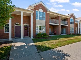 16450 Chatham Dr #136, Macomb, MI 48044
