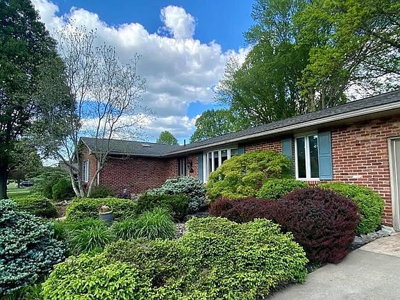 2nd image of 104 Nolan Cir
