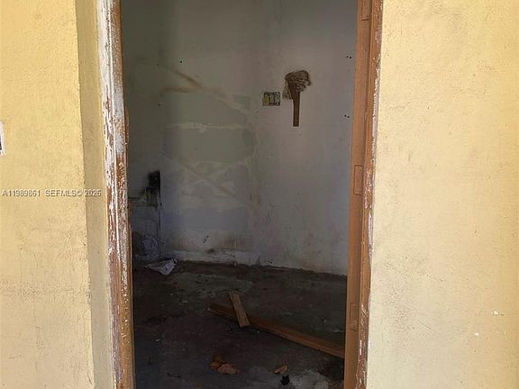 4th image of 1268 SW 4th St