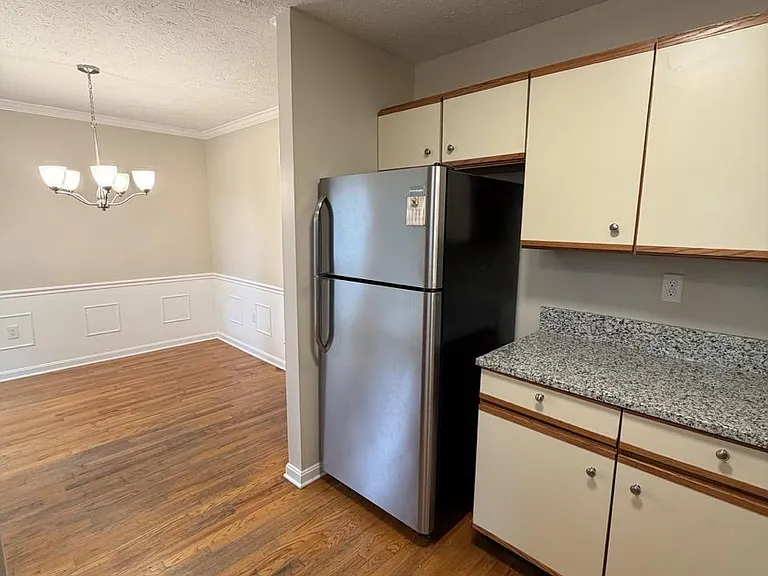 218 Tudor Dr — Photo 9