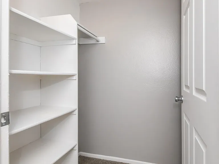 Palm Court Apartment Homes — Photo 39