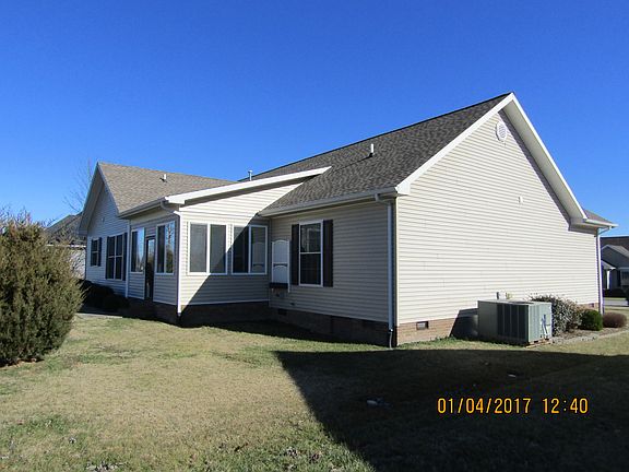 3rd image of 733 Glencrest Dr