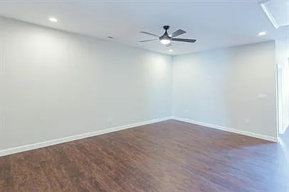 27 Michigan Ln — Photo 2