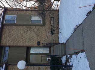 27272 Arborway Rd, Southfield, MI 48033