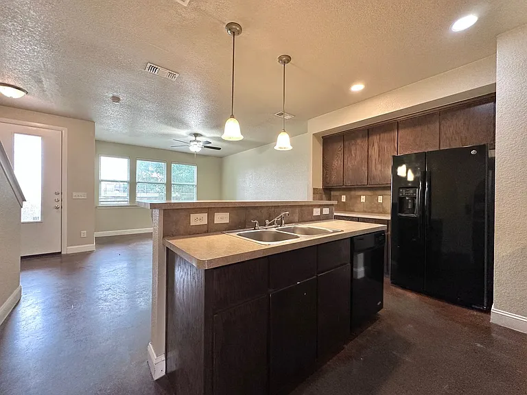 2328 Verna Lee Blvd — Photo 6