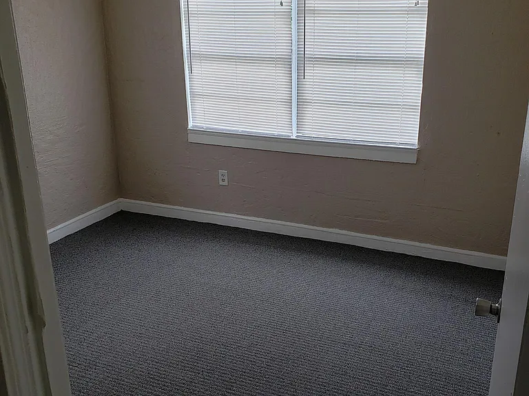 139 S Pine Hills Rd — Photo 11