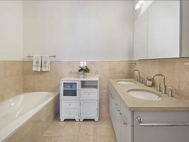 121 W 19th St #8G — Photo 9