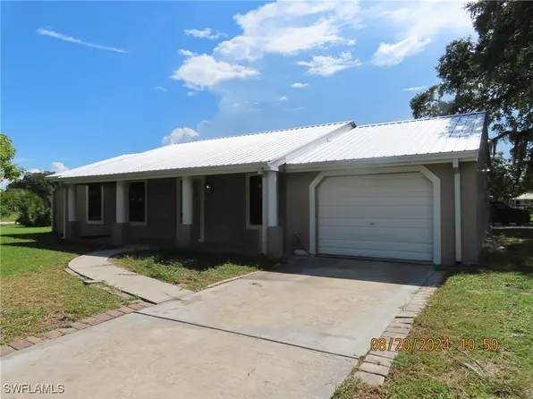 4002 S Edgewater Cir, Labelle, FL 33935