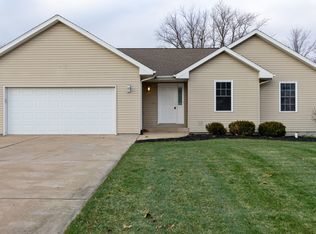 102 South St, Monroe Center, IL 61052