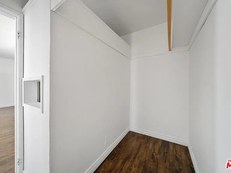 1238 S Beverly Glen Blvd #15 — Photo 9