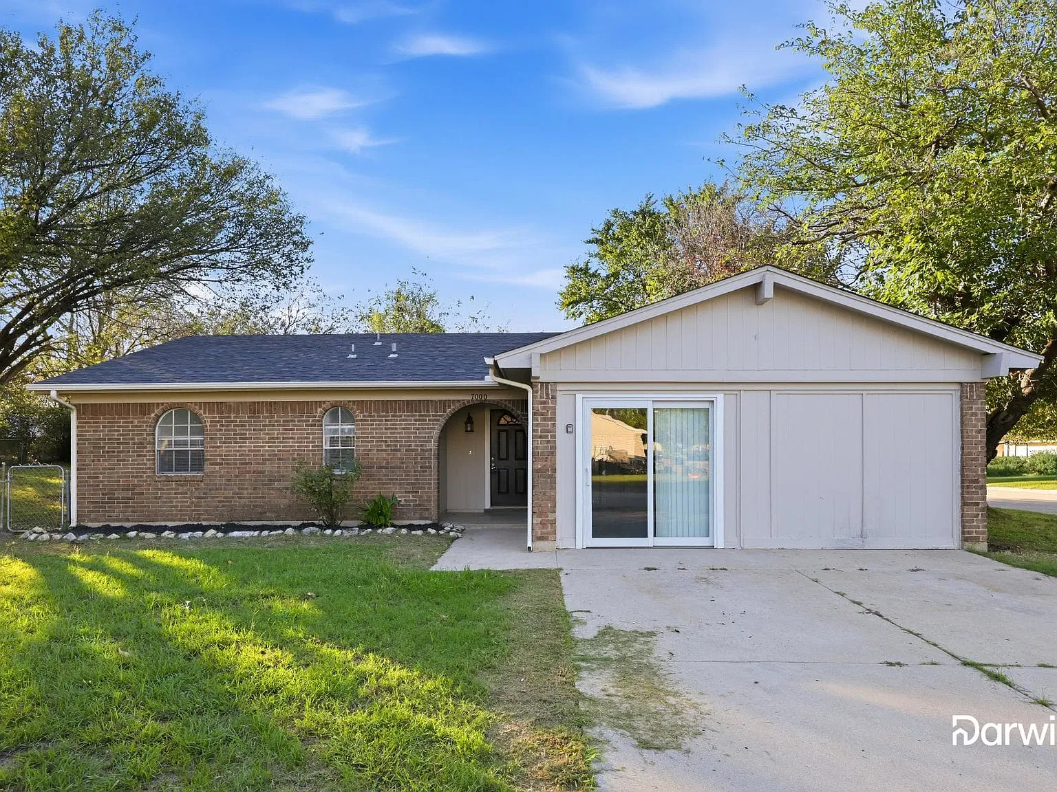 3 bed, 2.0 bath, 1615 sqft, $1,860 — Photo 1