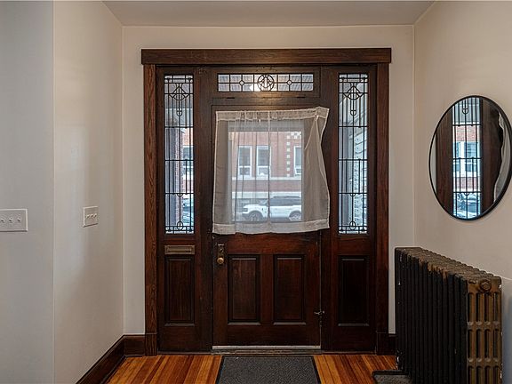 2nd image of 1406 Lowrie St