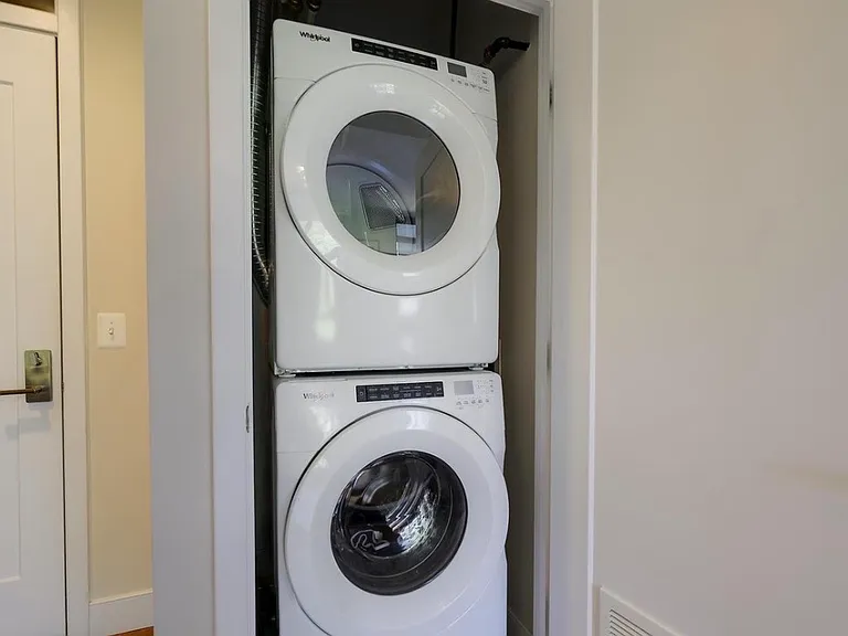 2000 Clarendon Blvd #303 — Photo 10