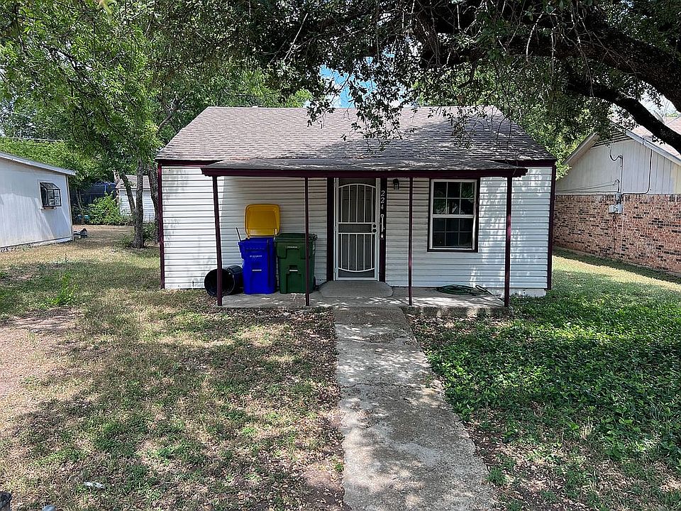 1st image of 224 West Pl