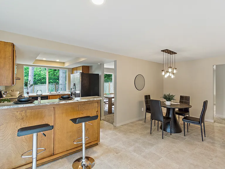 17215 NE 16th Pl — Photo 10