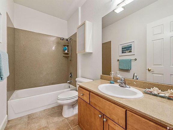 upstairs guest bathroom