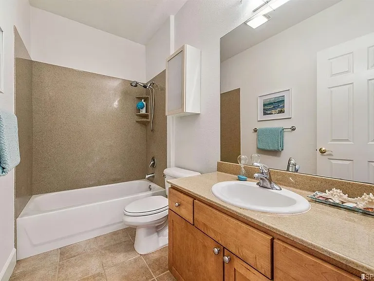 upstairs guest bathroom