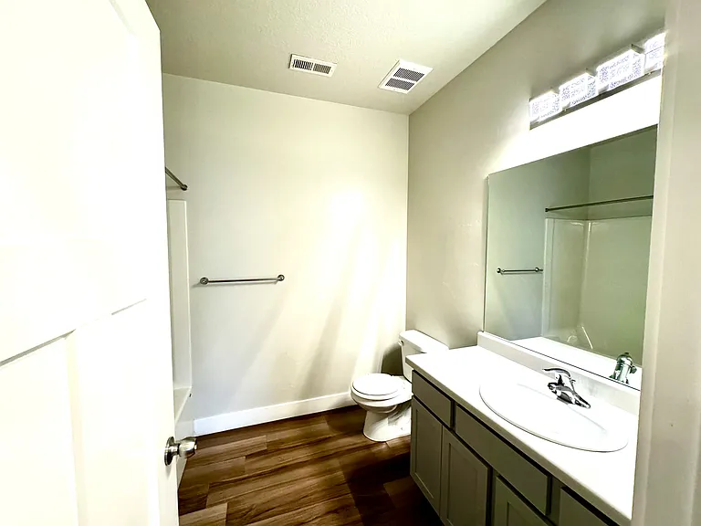 14514 S Ronan Ln #302 — Photo 12