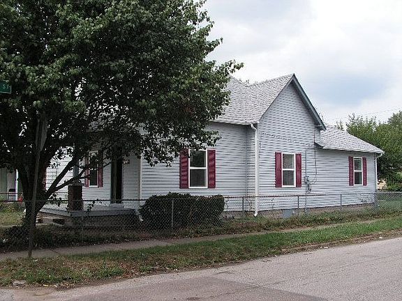 Nice Corner Lot!