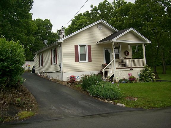 2nd image of 435 E Pleasant St