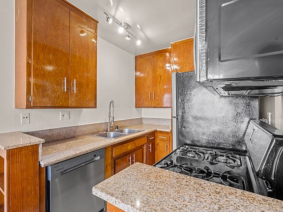 4th image of 5618 Harold Way APT 1