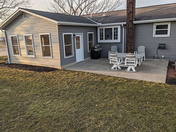 2nd image of 10827 Sharon Dr