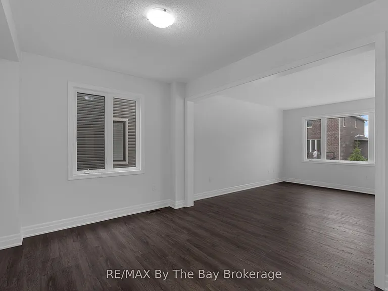 48 Del Ray Cres — Photo 4