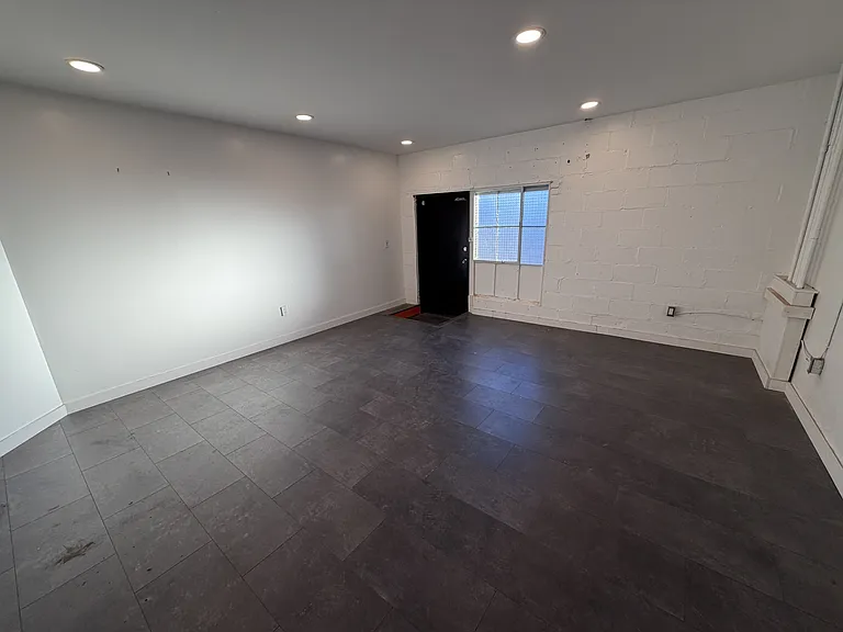 1160 Homestead St #1 — Photo 8