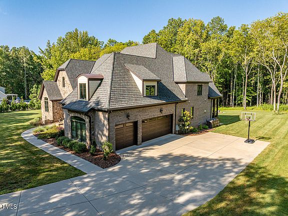 5th image of 6025 Old Field Dr