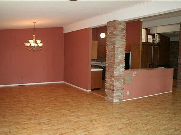 4th image of 106 Hamilton Oaks Dr