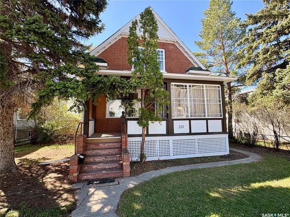 215 Ominica STREET W, Moose Jaw, SK S6H 1X3
