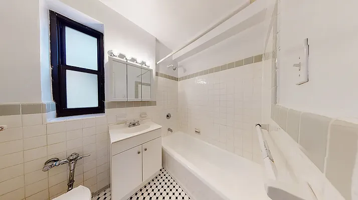 Rented by Bond New York | media 10