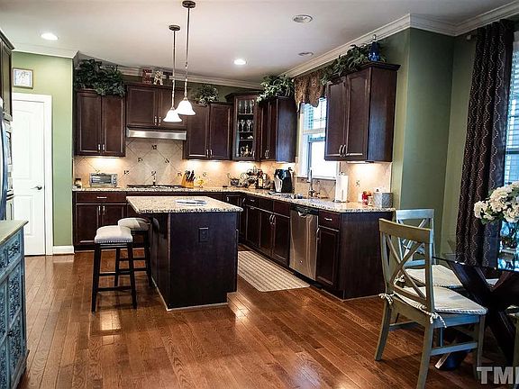 5th image of 2710 Sardinia Ln