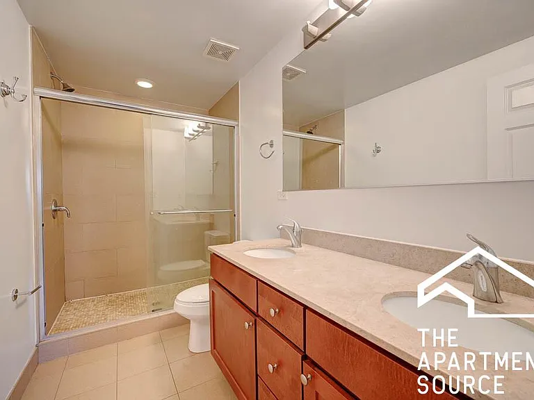 2826 N Albany Ave — Photo 10