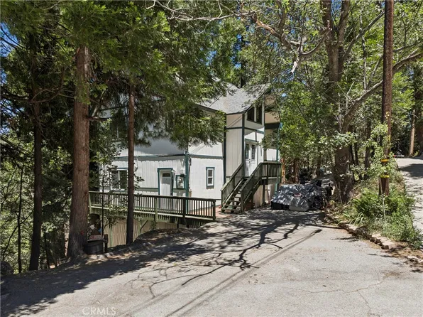 582 Grass Valley Ct, Lake Arrowhead, CA 92352