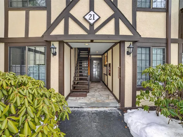 21 Foxwood Drive #8, Pleasantville, NY 10570