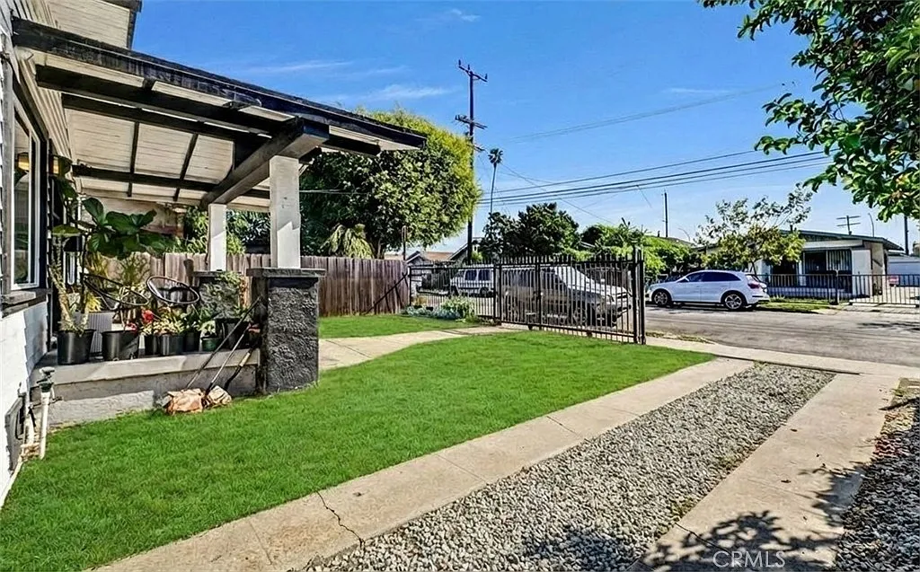 3 bed, 1225 sqft, $3,500 — Photo 2