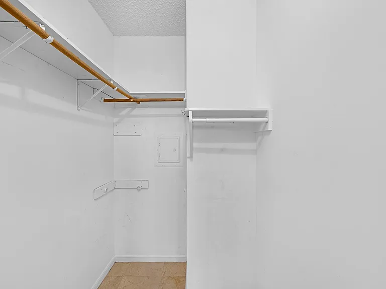 5150 Hidalgo St #202 — Photo 18