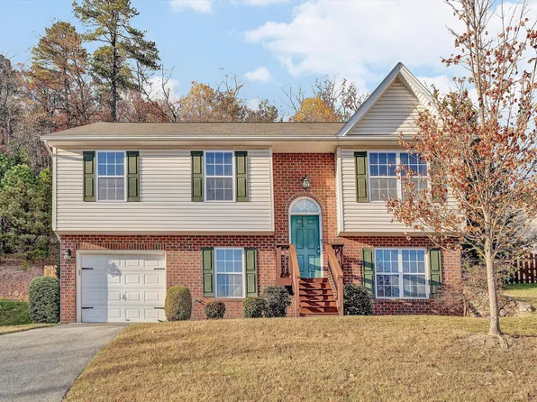 1944 Connors Ct, Salem, VA 24153