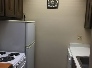 1409 F St APT 12, Lincoln, NE 68508