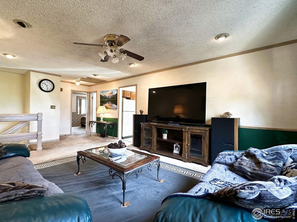 2421 Oleander Ct