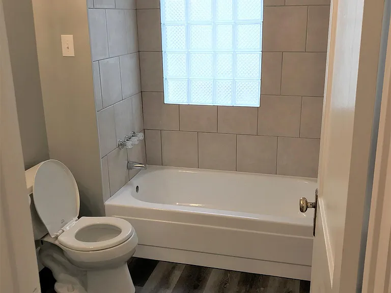 1331 Andrews Ave — Photo 11