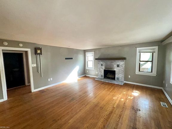 3rd image of 1324 Milton St