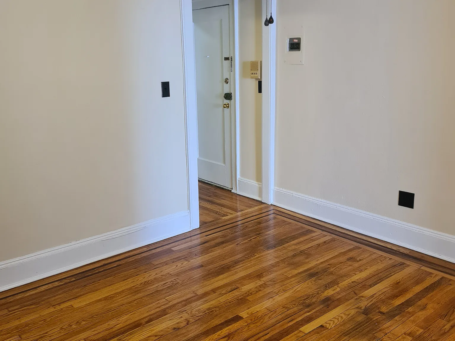 1 bed, 650 sqft, $1,700 — Photo 3