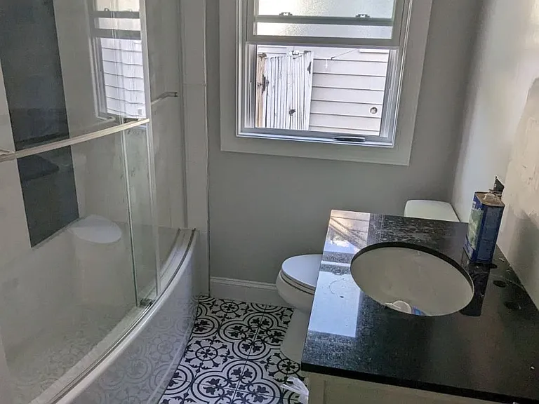 386 Holmes Cir — Photo 25