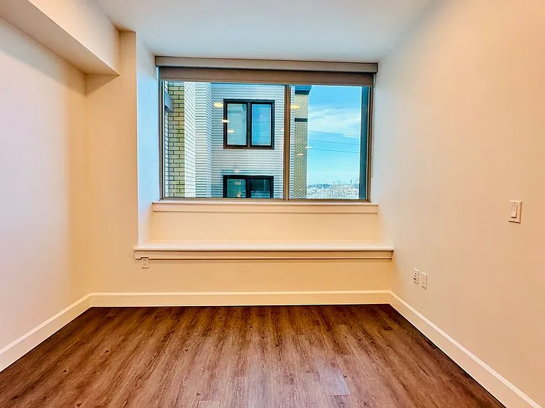 Views on Fifth — Photo 47