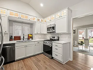 1315 S 169th Ave — Photo 11