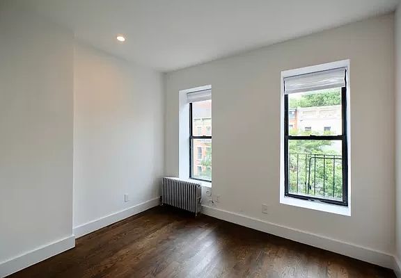 4th image of 168 E 104th St #W4