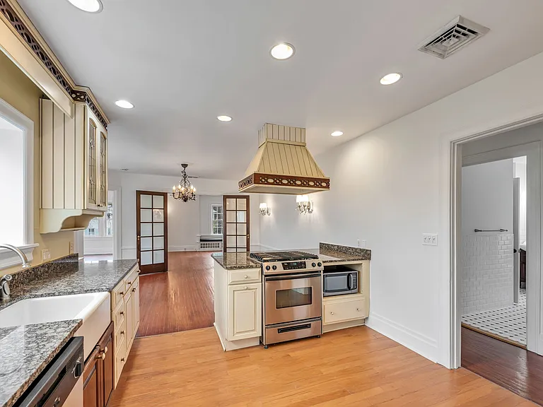 Detailed Cabinets and Stainless Steel Appliances