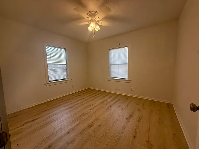 620 W Avenue B — Photo 31